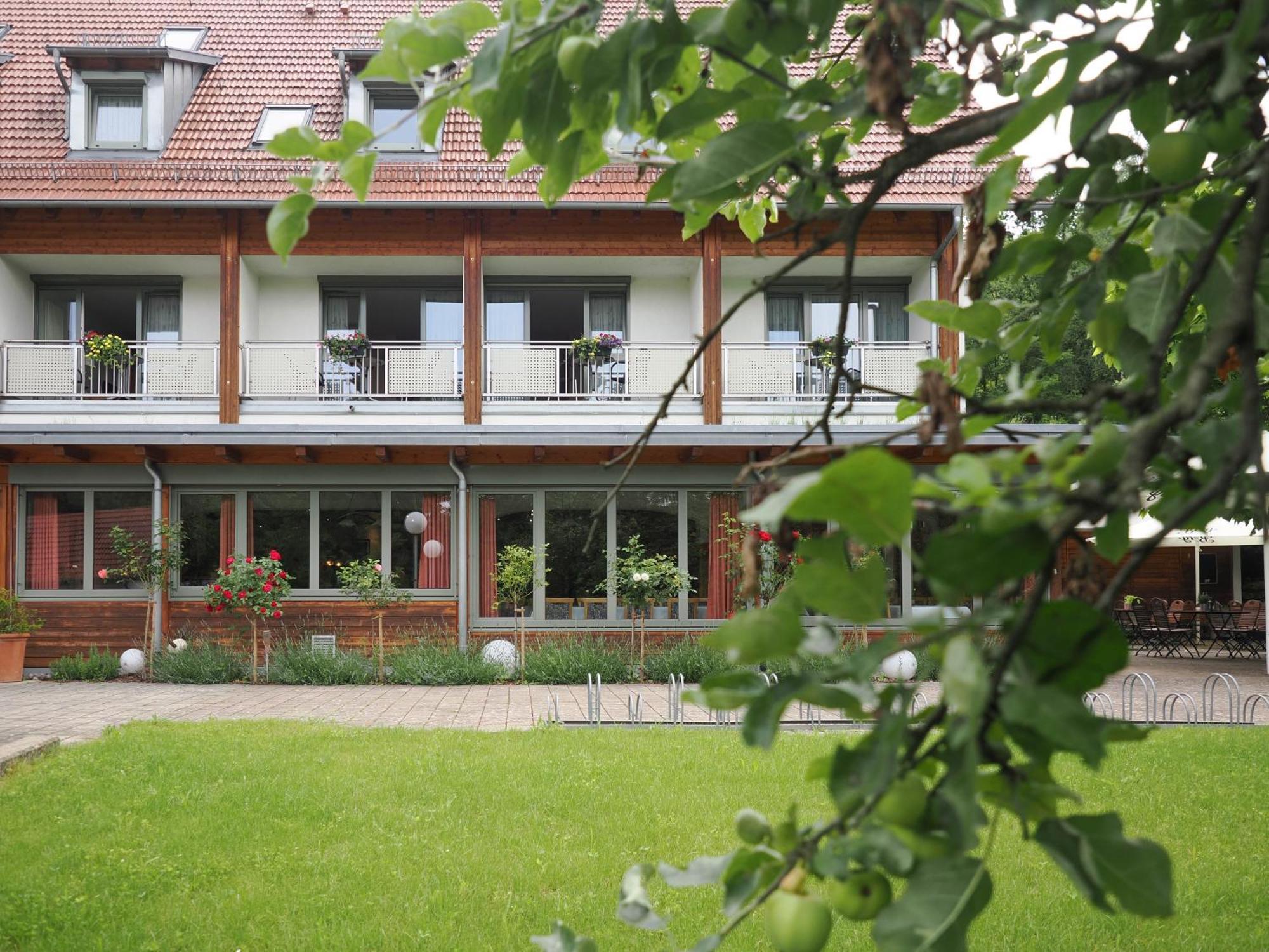 Landhotel Waldheim Pliezhausen ภายนอก รูปภาพ